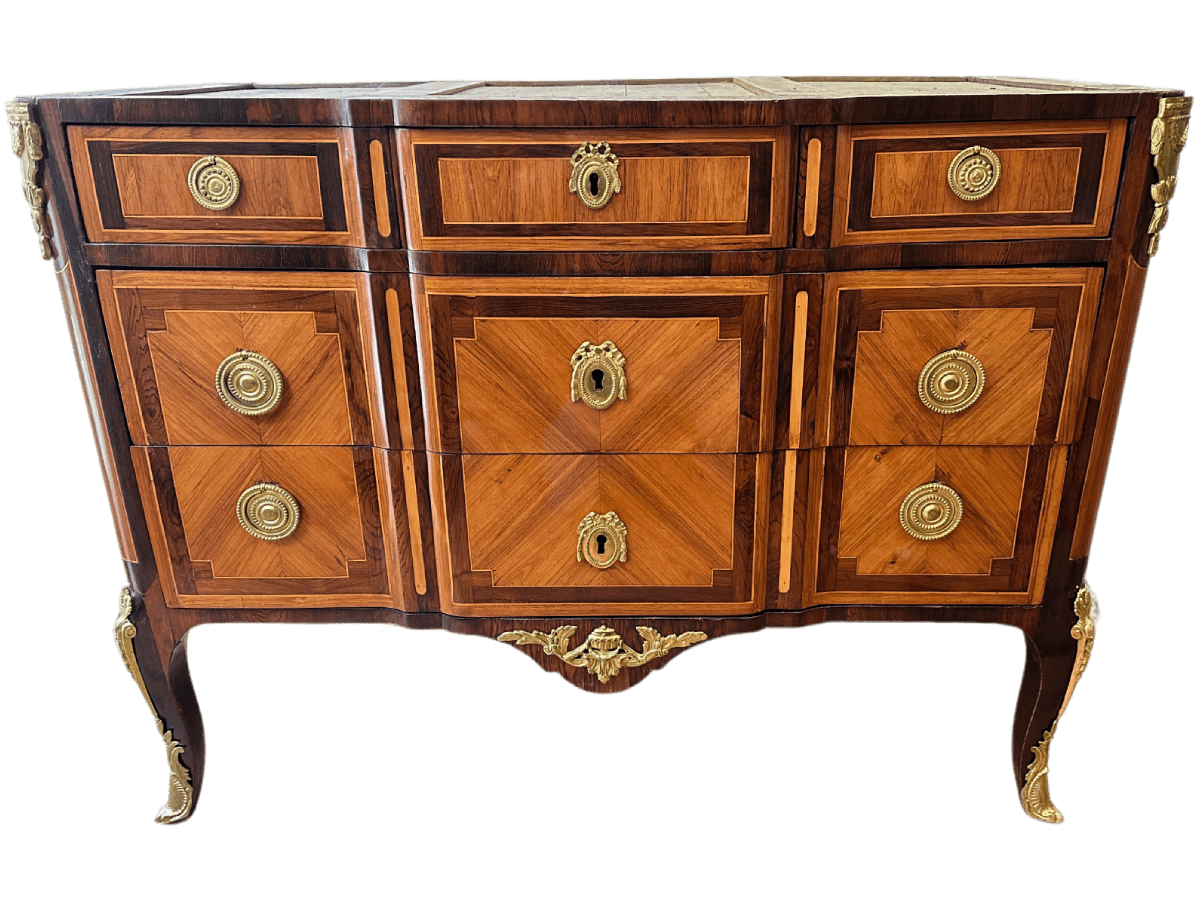 Après restauration. Commode d'époque Transition Louis XV - Louis XVI estampillée de Jean-Baptiste Vassou Après restauration. Commode d'époque Transition Louis XV - Louis XVI estampillée de Jean-Baptiste Vassou